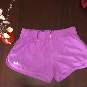 UNDER ARMOR Athletic shorts!